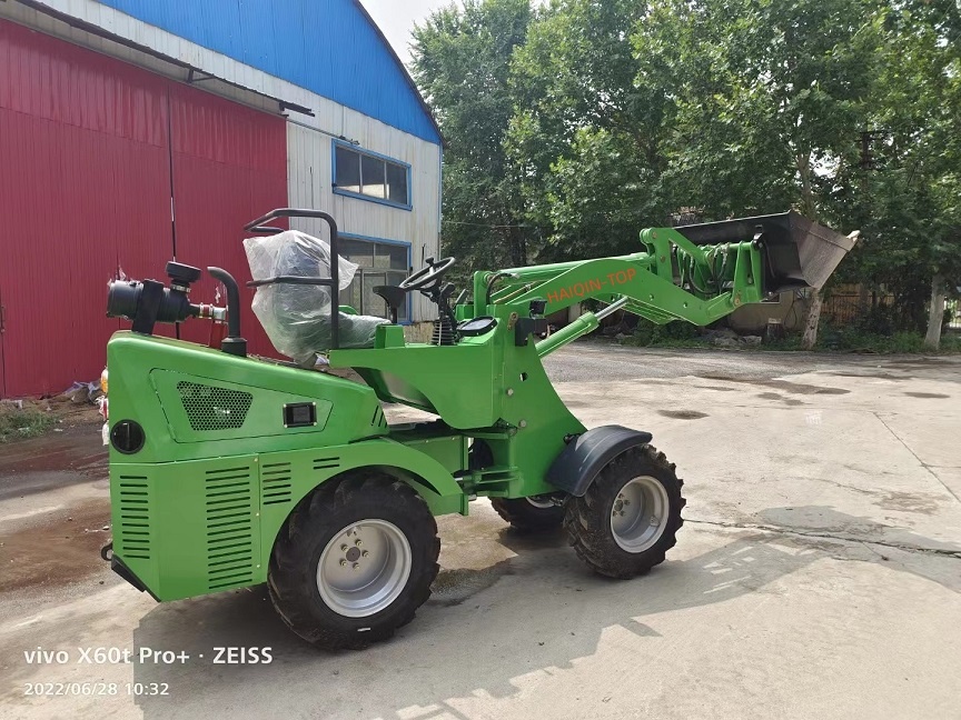 Mini loader HQ906 with front seat design