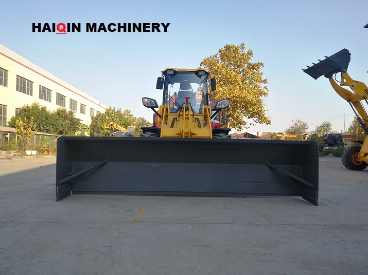 Strong Wheel Loader HQ920 with big snow blade