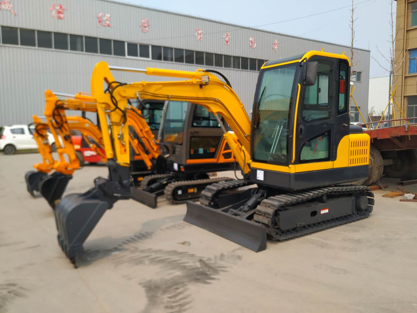 2.5ton and 4.0ton Excavator Export to Europe Market