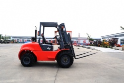 Rough Terrain Forklift (3.0-5.0 ton)