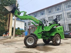 Mini loader HQ906 with front seat design