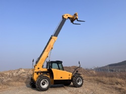 3.0Ton Telescopic Telehandler